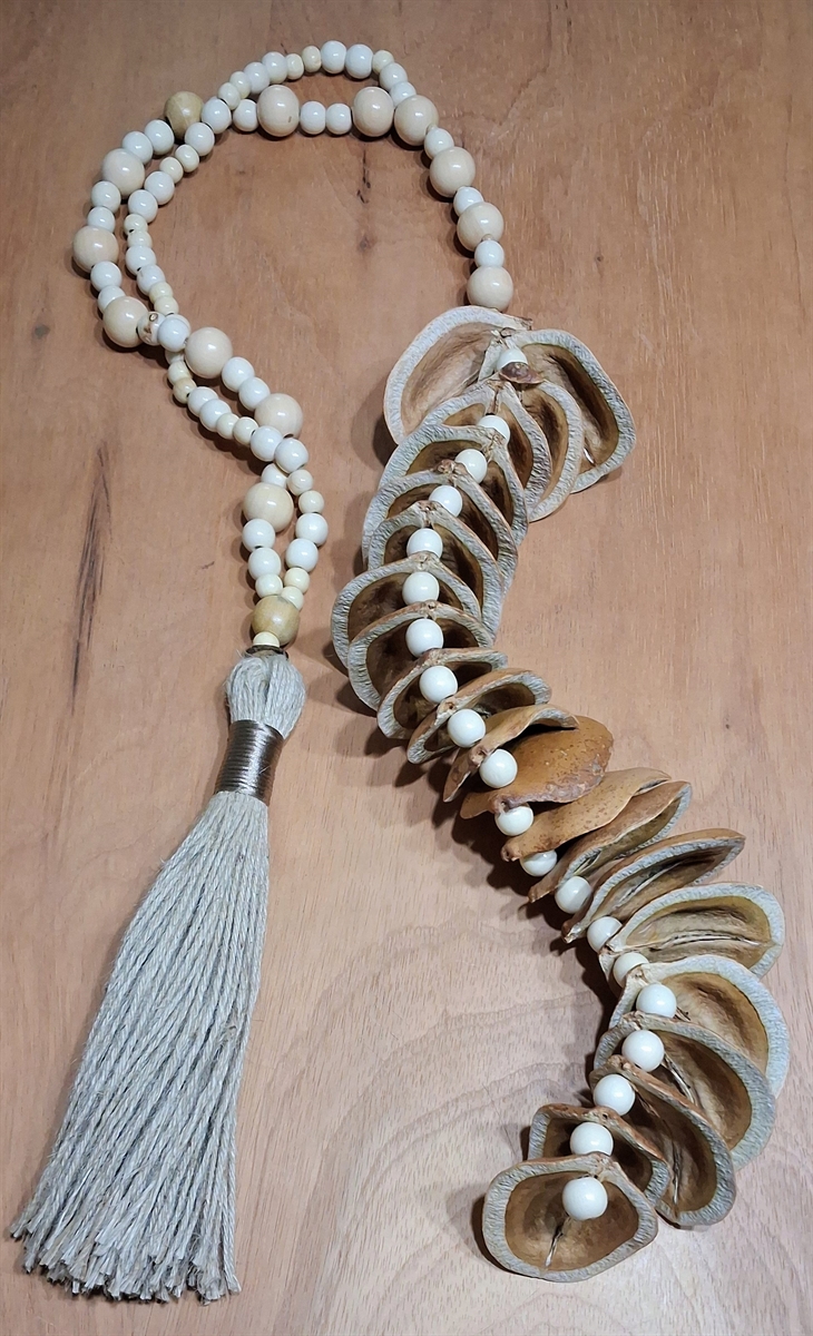 Colar de mesa frutos de Jacaranda